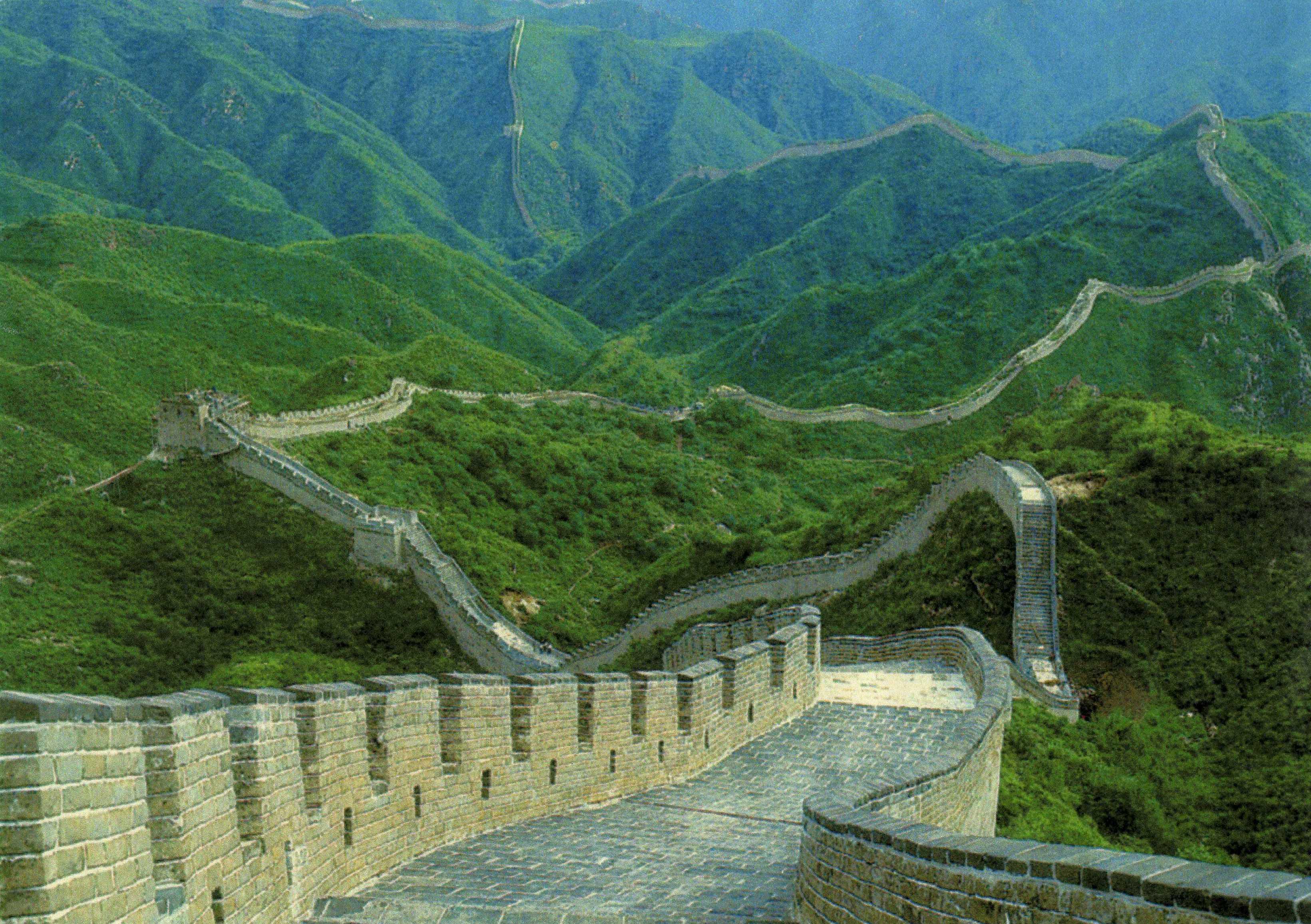 В каком году построена великая китайская стена