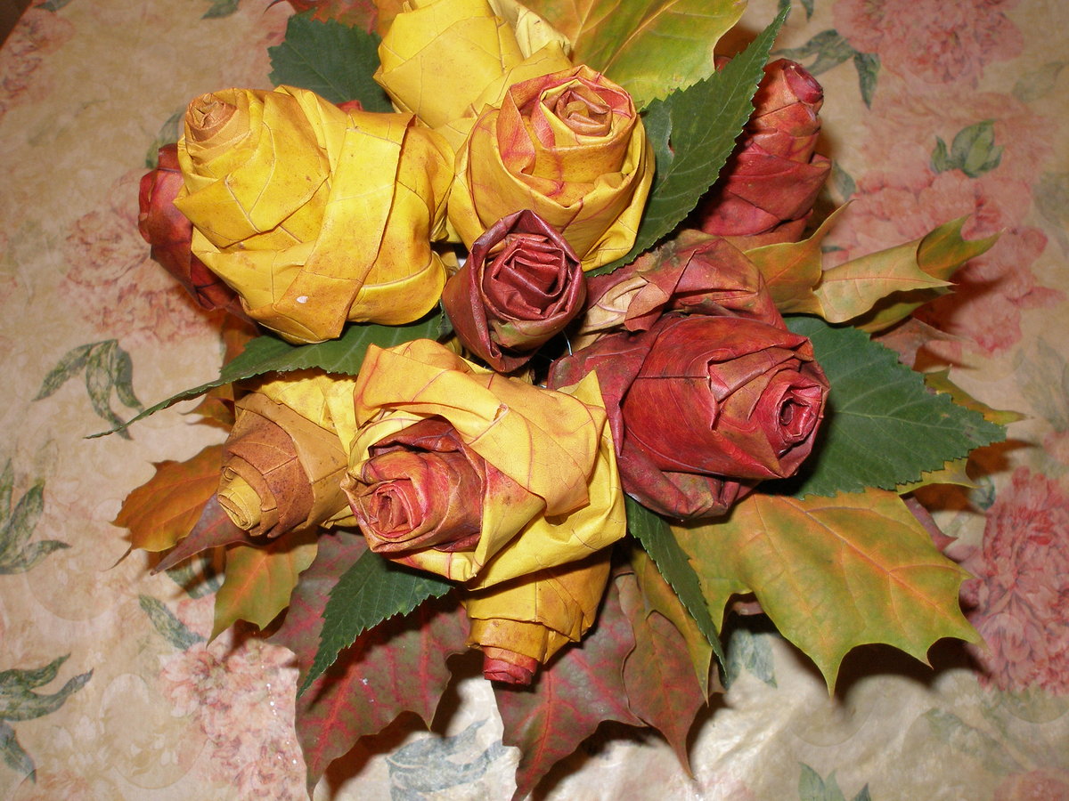 Розы из кленовых листьев своими руками пошагово с фото для начинающих