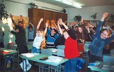 img3.jpg (39979 bytes)