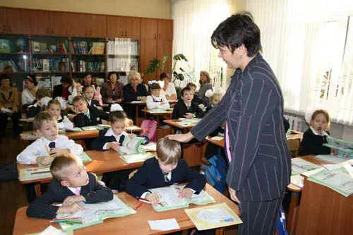 img10.JPG (26151 bytes)